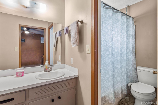 3048 Medford Lane