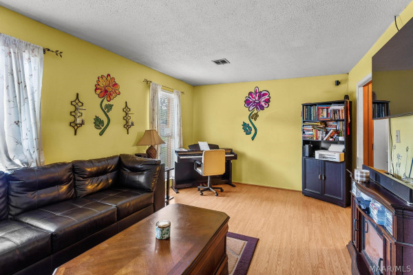 3048 Medford Lane