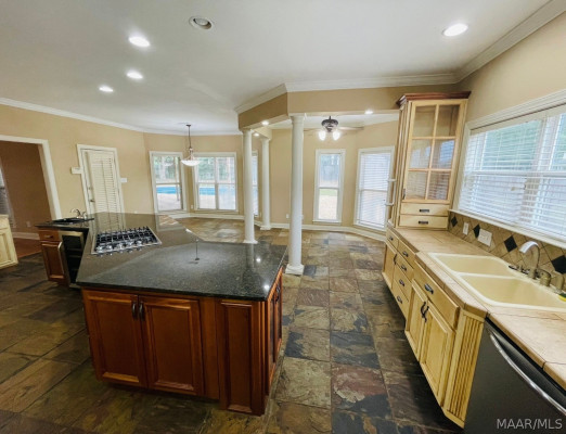 200 High Pointe Ridge