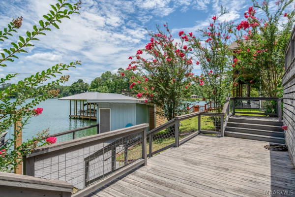 290 Holley Circle