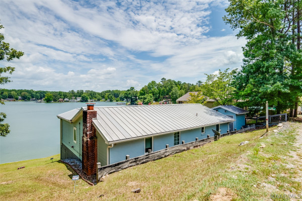 290 Holley Circle