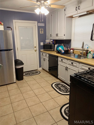 3235 WILLOW LANE Drive