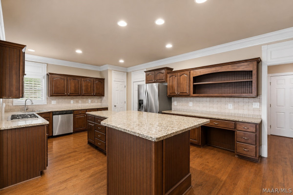 8407 ROCKBRIDGE Circle