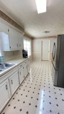 6125 WILLOW GLEN Drive