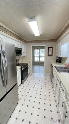 6125 WILLOW GLEN Drive