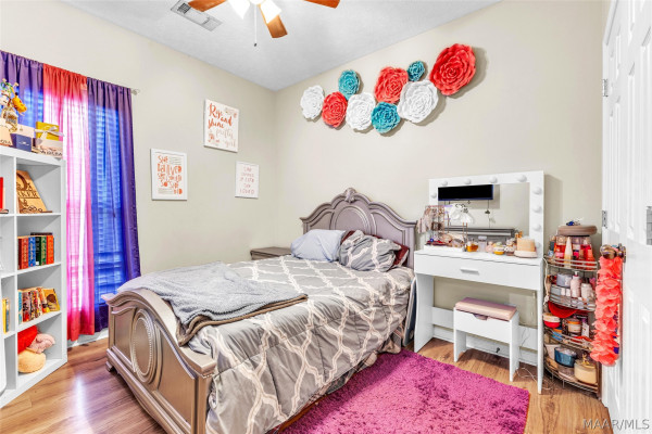 275 RIDGEVIEW Drive