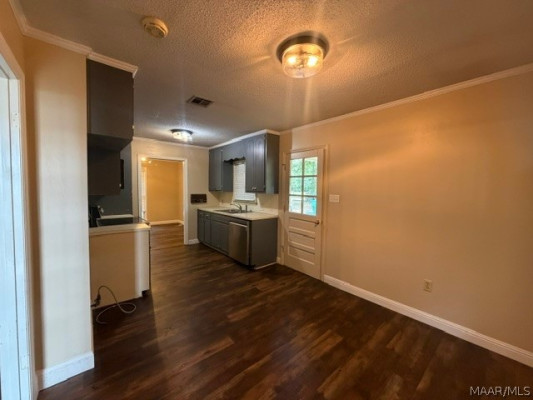 221 Lakeshore Drive