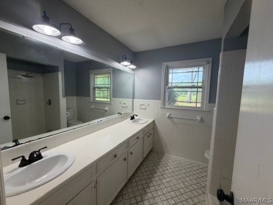 221 Lakeshore Drive