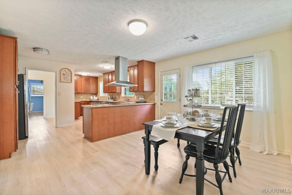 126 OAKLAND Drive