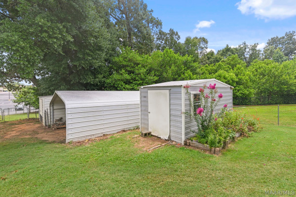 126 OAKLAND Drive