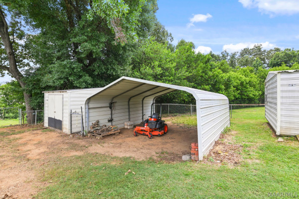 126 OAKLAND Drive