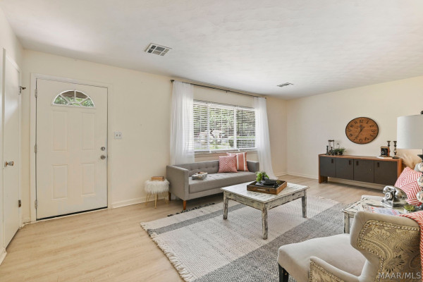 126 OAKLAND Drive
