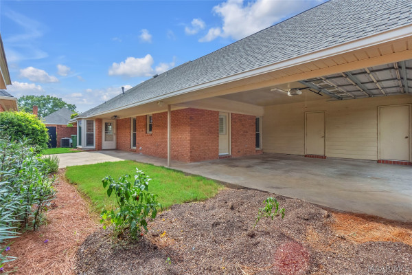 133 CHARLESTON Court N