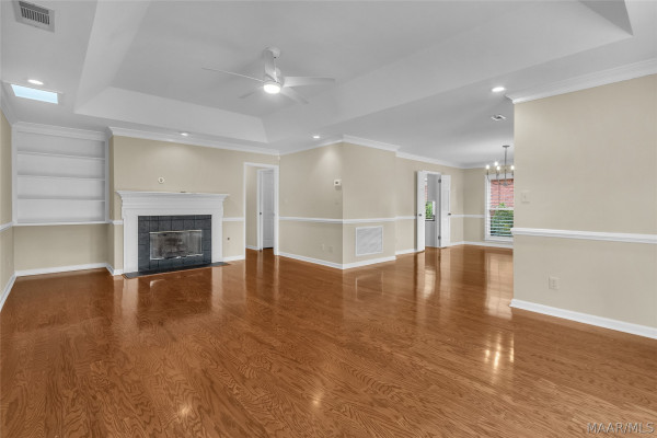 133 CHARLESTON Court N