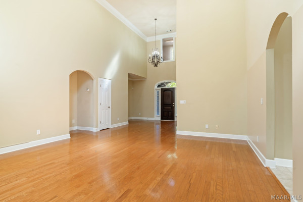 8406 Vintage Way