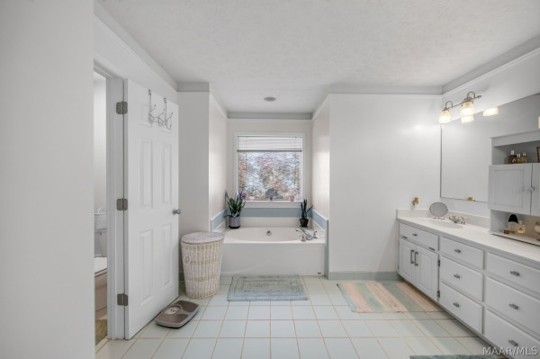 32 Gardendale Drive