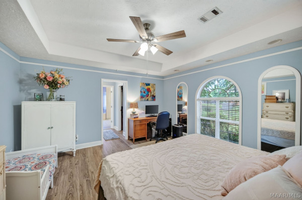 32 Gardendale Drive