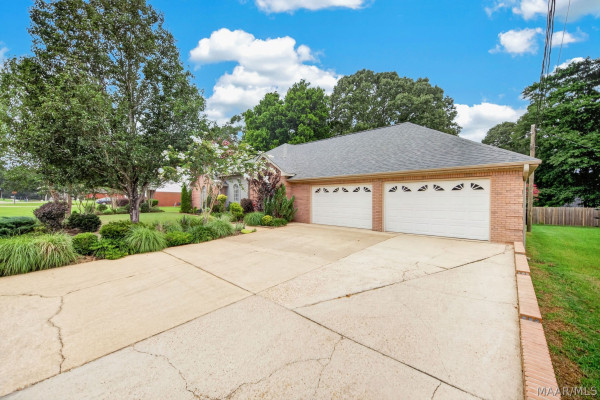 32 Gardendale Drive