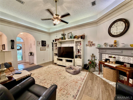 32 Gardendale Drive