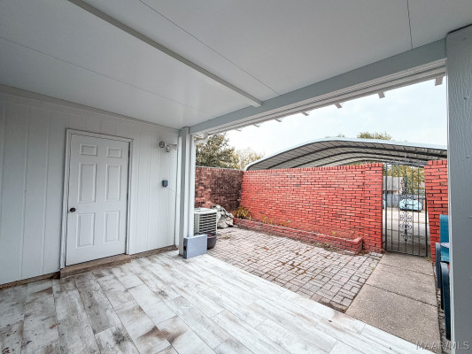 2076 Rexford Road