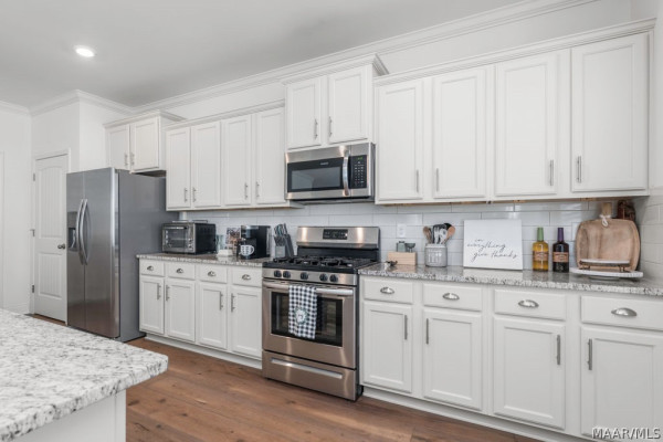 6131 Town Lane