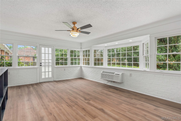 3643 FERNWAY Drive