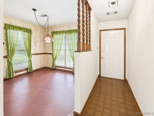 3385 Roxana Road