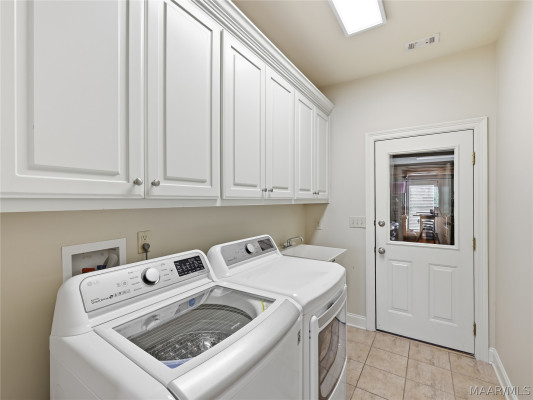 9516 LOCHWORTH Court