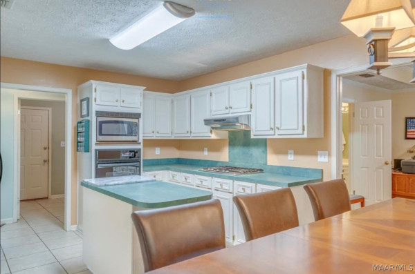 922 Silver Creek Circle