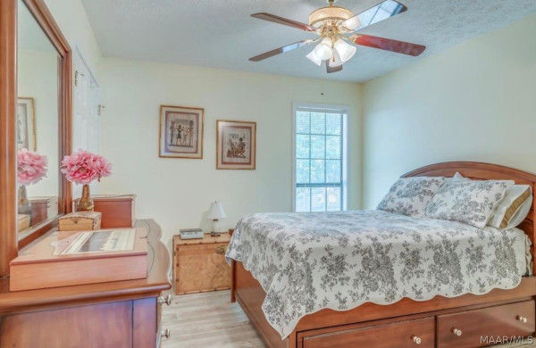 922 Silver Creek Circle