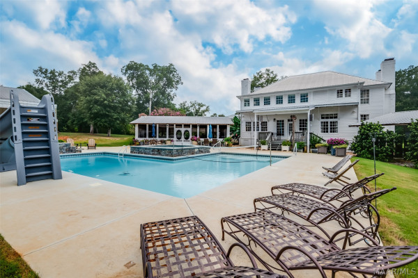 2810 Tanglewood Drive
