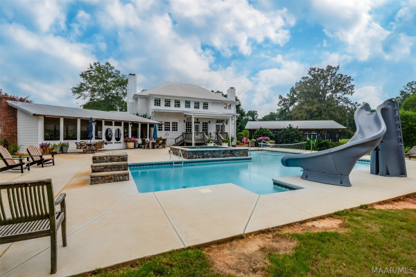 2810 Tanglewood Drive