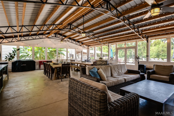 2810 Tanglewood Drive