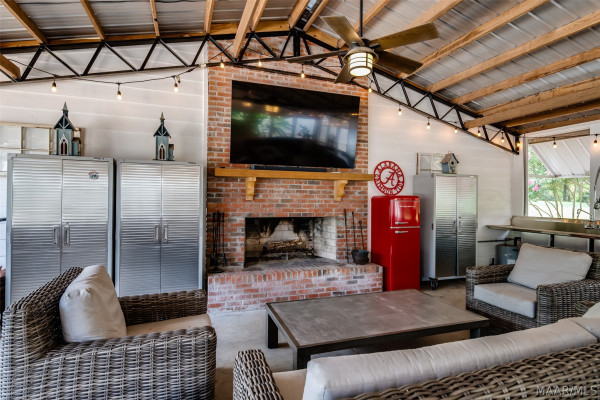 2810 Tanglewood Drive