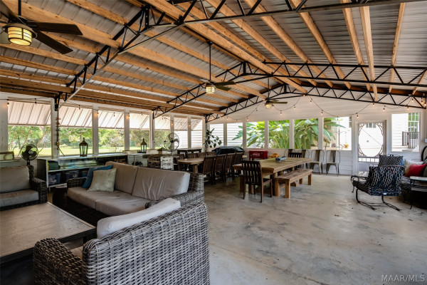 2810 Tanglewood Drive
