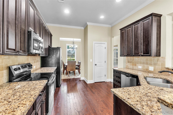 3712 Weston Place