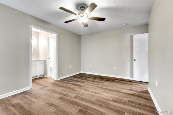 532 Lynnhurst Court