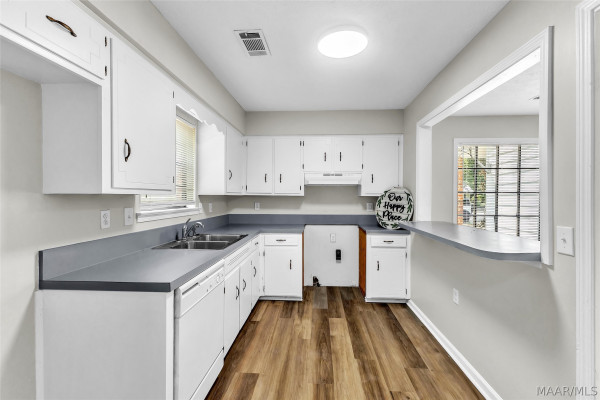 532 Lynnhurst Court