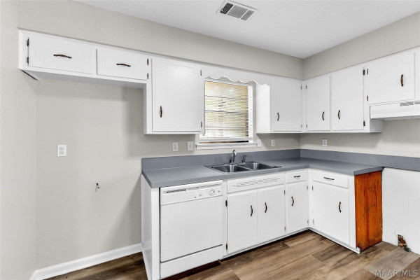 532 Lynnhurst Court