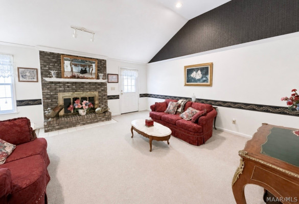 1581 REDLAND Road