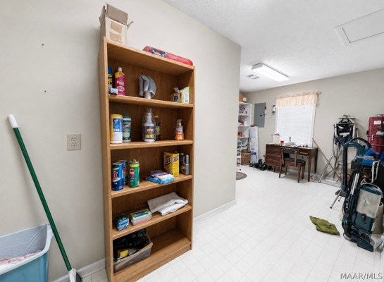 1581 REDLAND Road