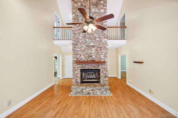270 W Central Road
