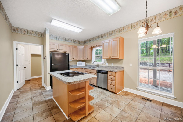 270 W Central Road