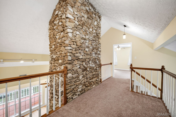 270 W Central Road