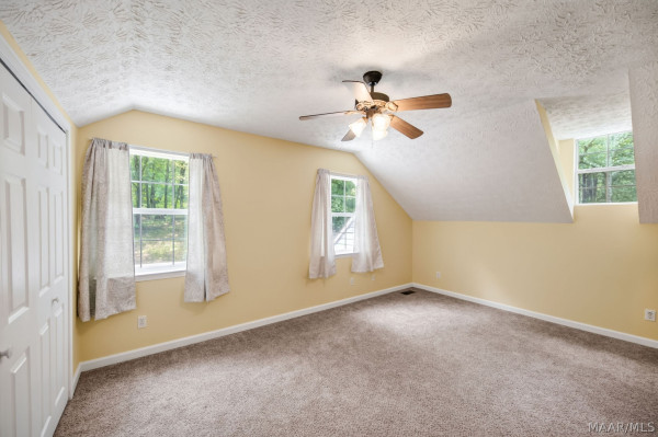 270 W Central Road
