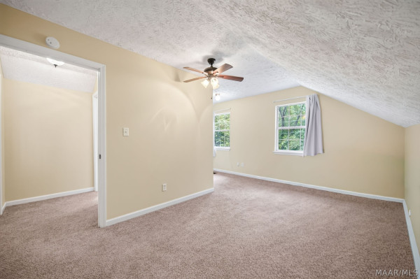 270 W Central Road