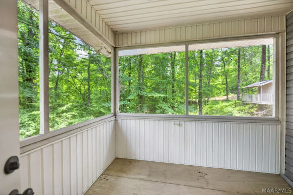 270 W Central Road