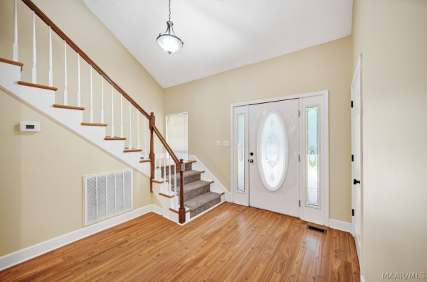 270 W Central Road