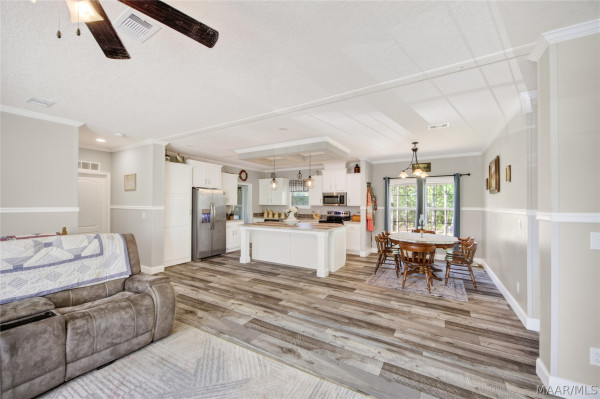 2945 Highway 82 . W