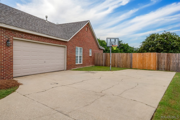 901 Hallwood Lane